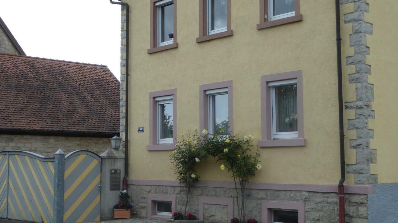 Margetshöchheim Ferienwohnung Angelika Gries מראה חיצוני תמונה